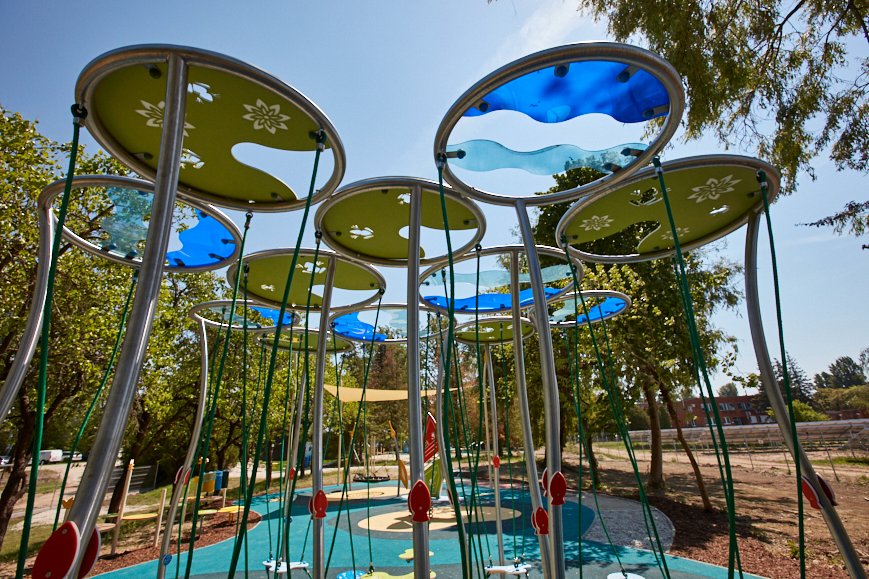 Új, gyerekeknek szóló tanösvény és vizes játszótér is készült Zamárdiban – Átadták a Vizek Háza élményparkot