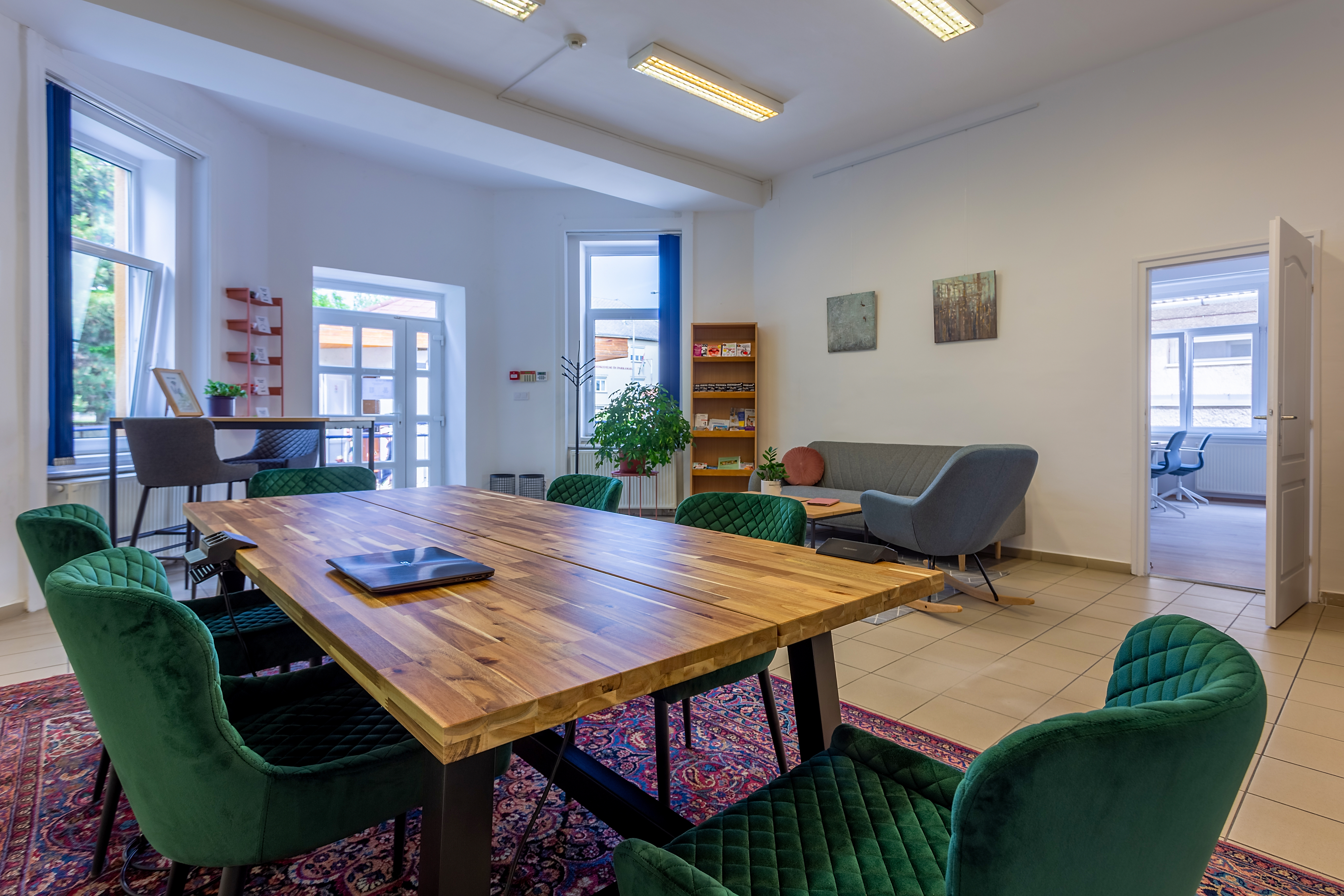 Újabb közösségi iroda nyílt a Balaton környékén