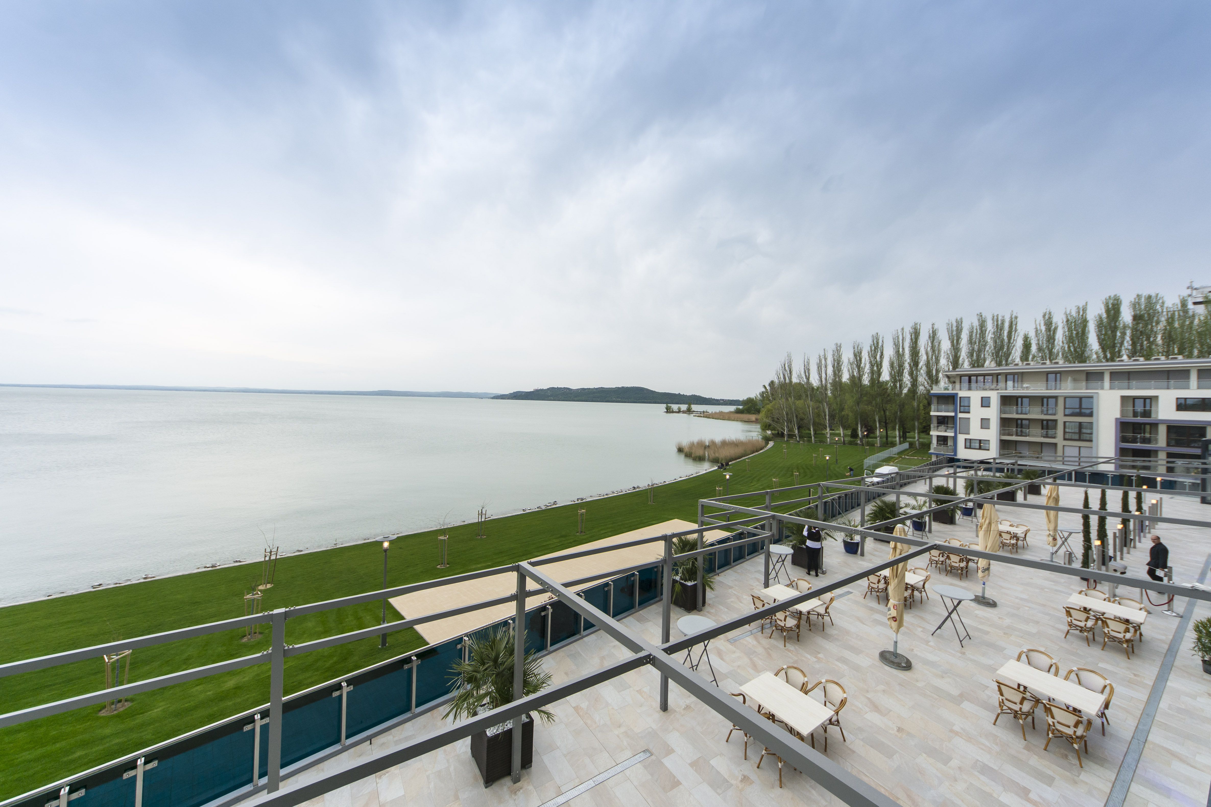 Heti híradó: Balatonfüred lett 2020 legnépszerűbb szálláshelye, nem enyhítenék a vendéglátóhelyek korlátozásait