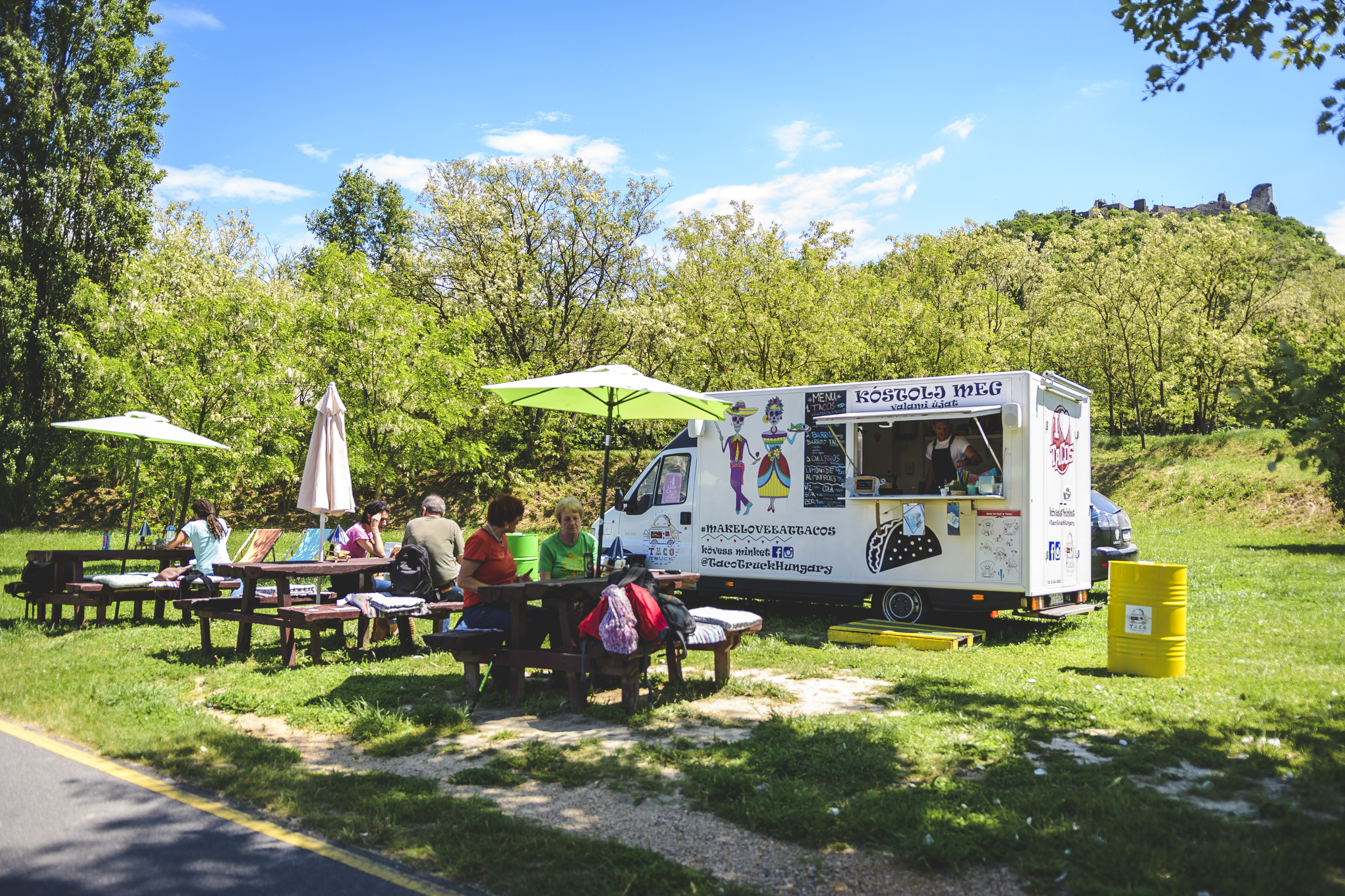 Kocsiban gurul a street food a Balatonra – Itt vannak az idei nyár Food Truck Show-i