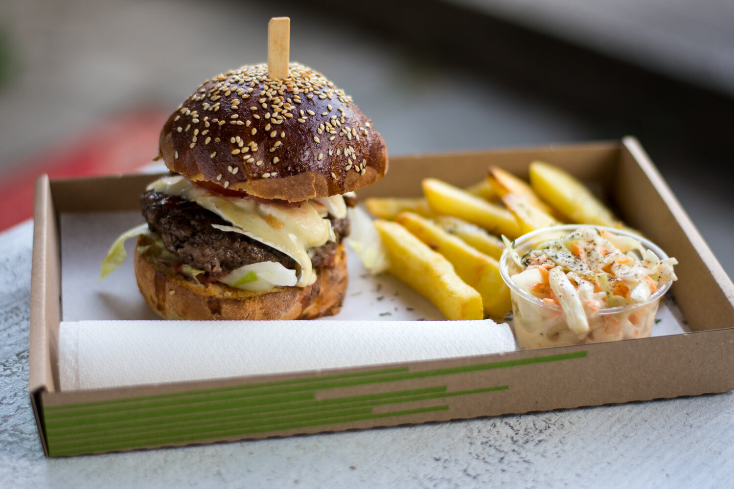 A húrokat és a húsokat is tépheted Lelle új burgerezőjében – Rock Burger