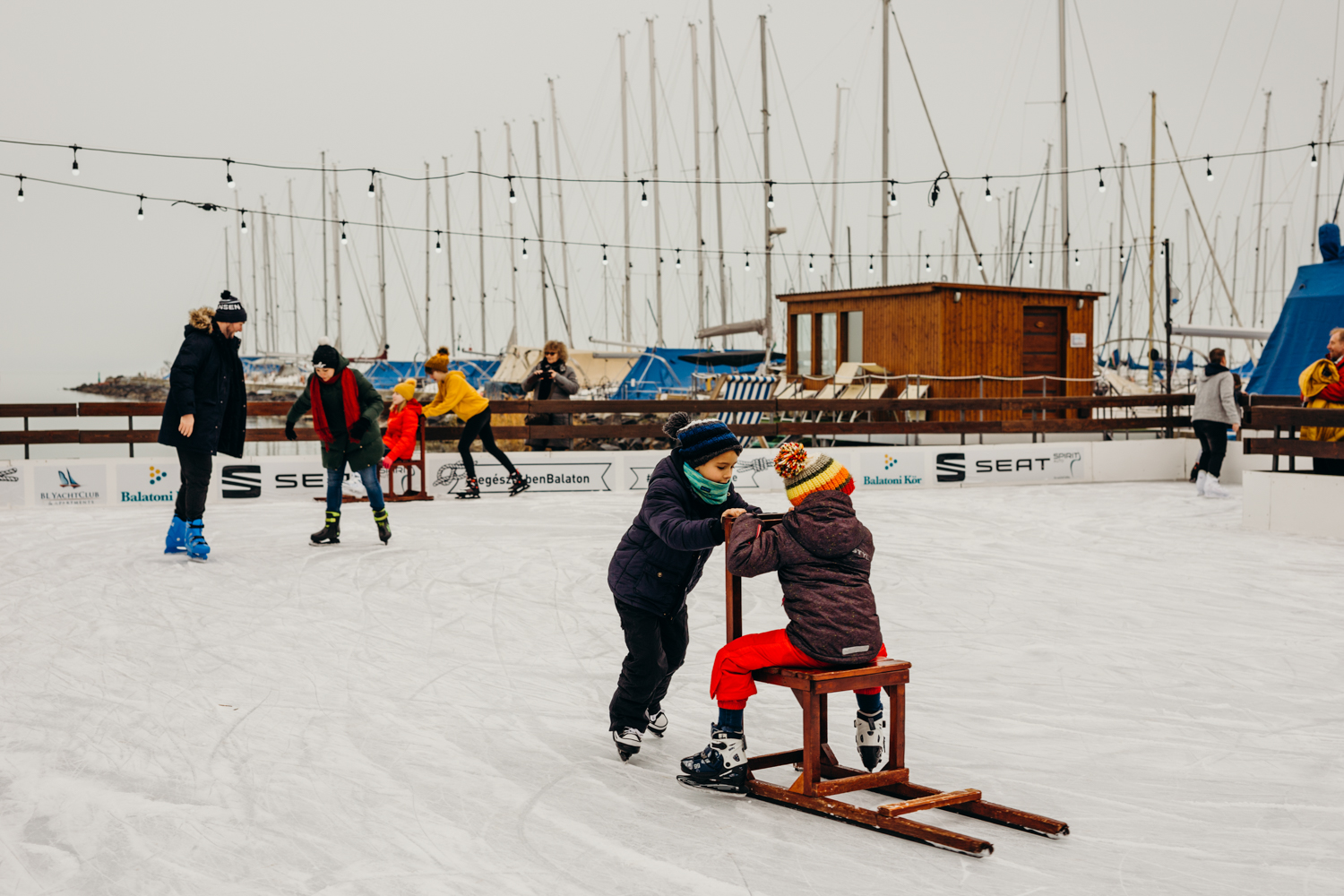 Ahol a karácsony balatoni panorámával az igazi – 10 családi szálláshely a téli szünetre