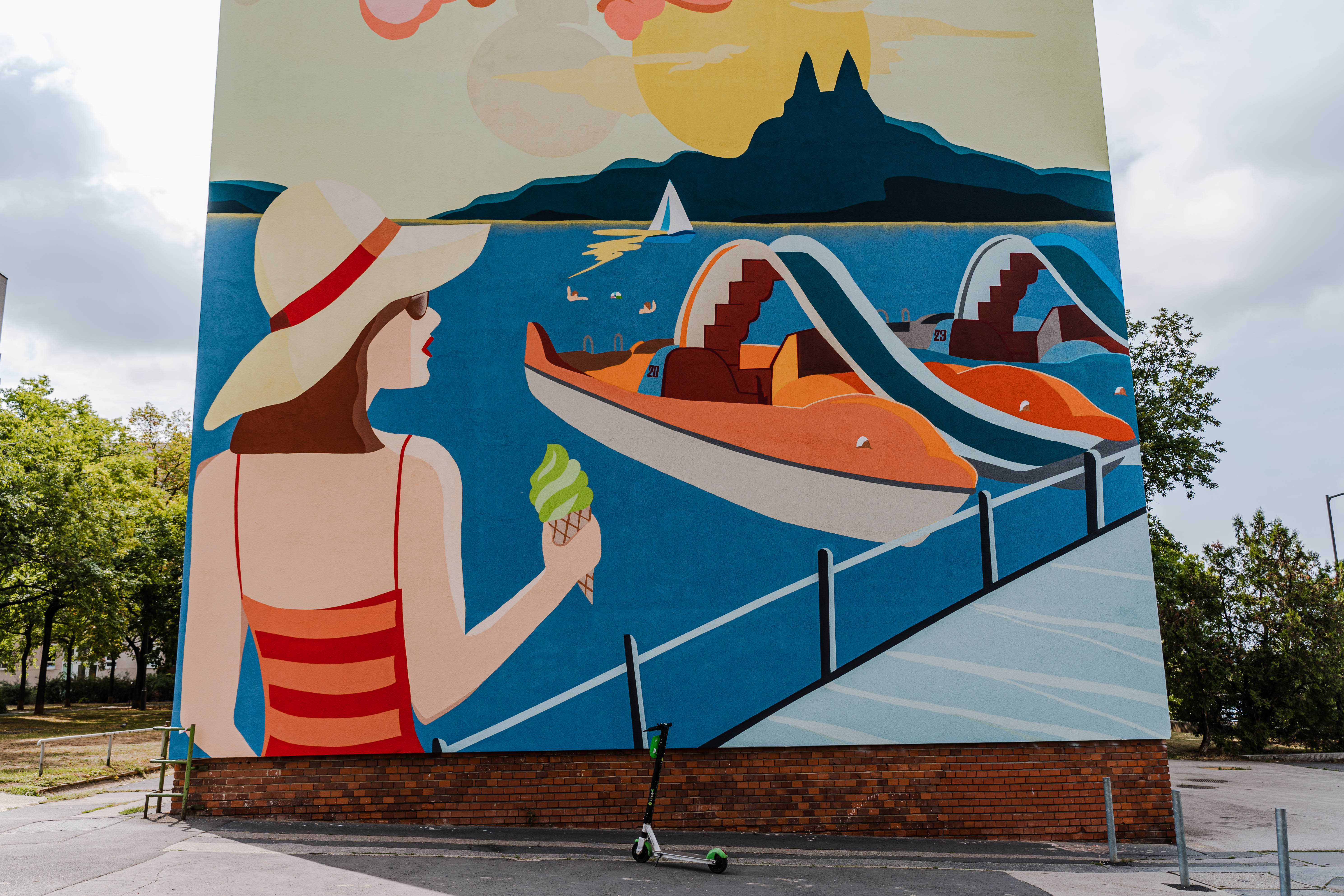 Óriás halak, Mézga Géza és a retró Balaton – 10 szabadtéri festmény a tó körül