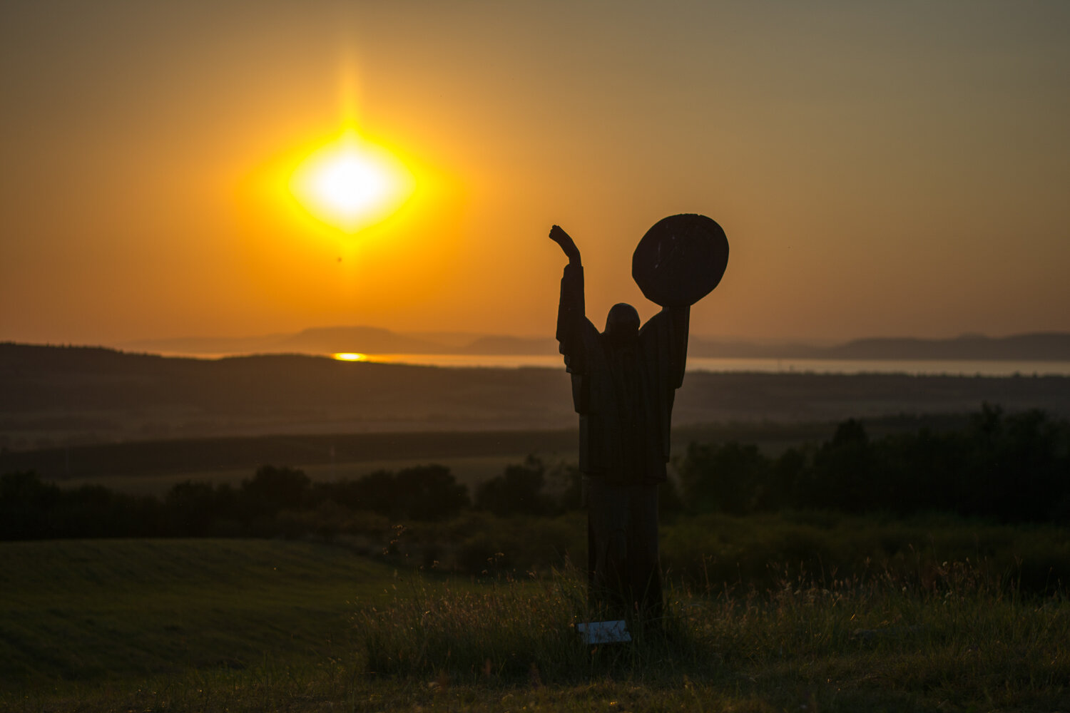 Ez az ősmagyar sámán mindennap megnézi a naplementét – Túra Somogyországban