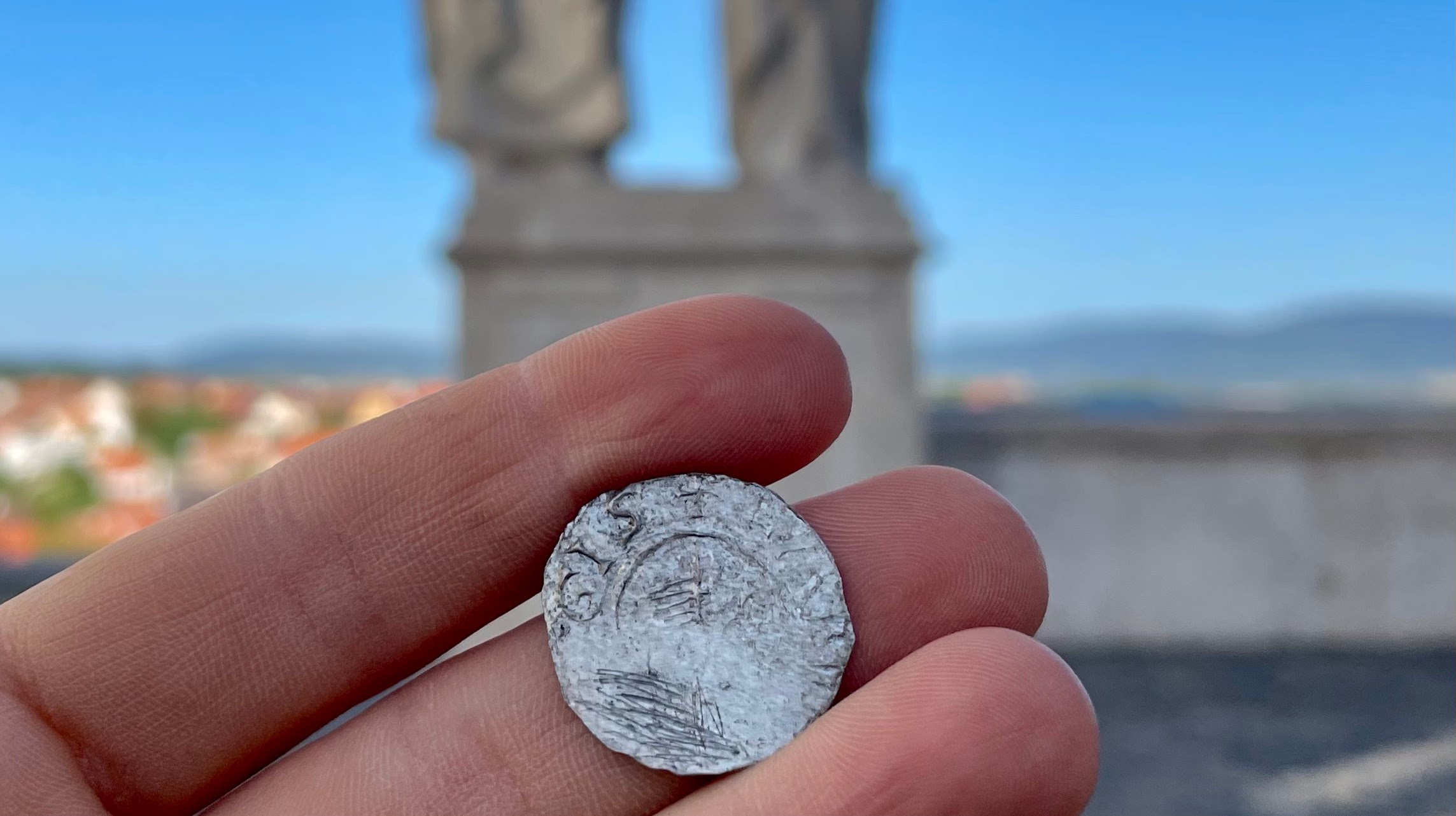 Szent István király ezüstdénárját találták meg Veszprémben