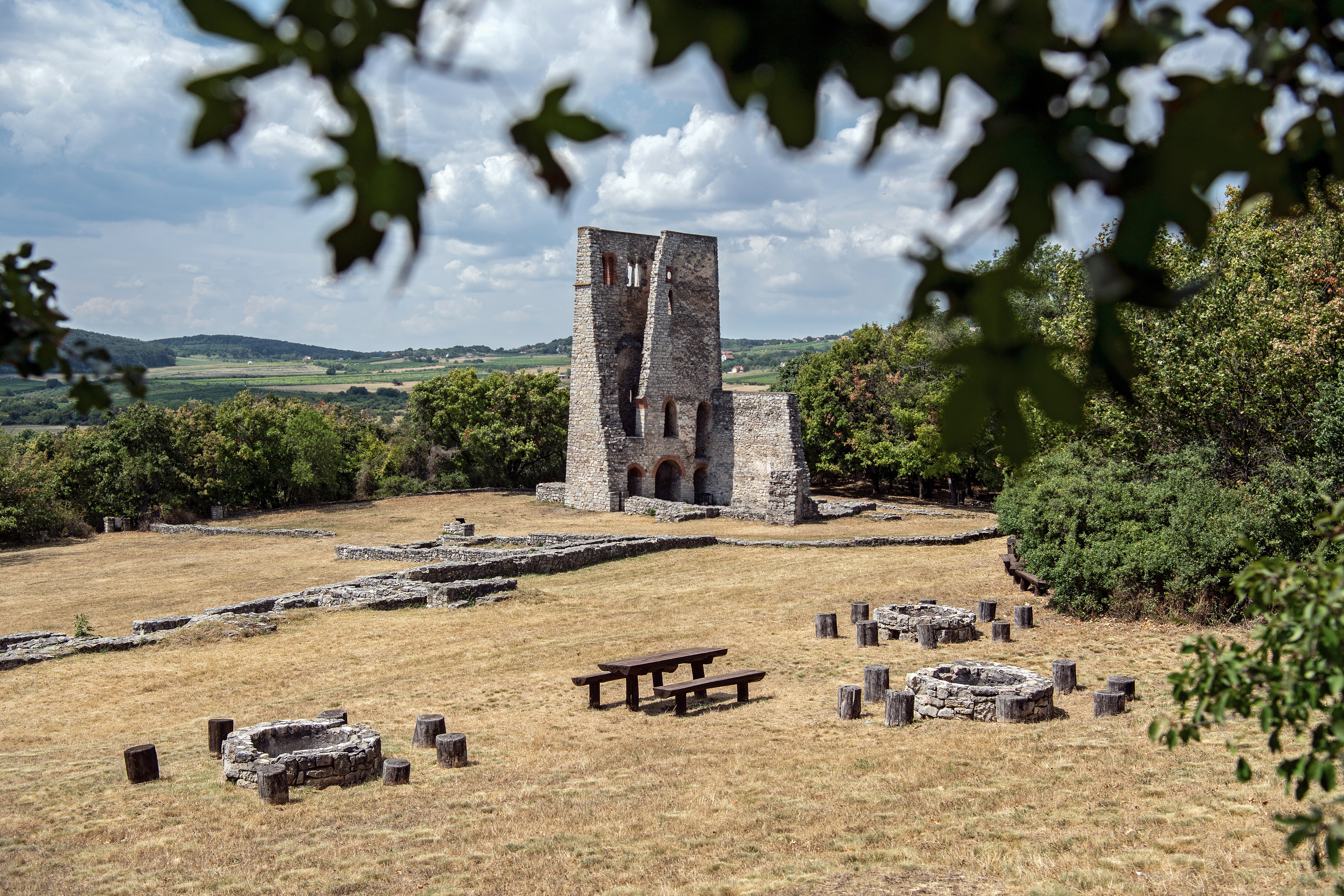 Útikönyv jelent meg a Balaton környéki templomokról