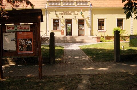 Jüngling Zoltán Community Centre (Tourinform Balatongyörök)
